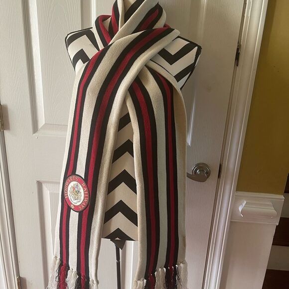 Universal Studios Harry Potter Hogwarts Railways Scarf .Beige ,Black & Red. - Picture 1 of 8